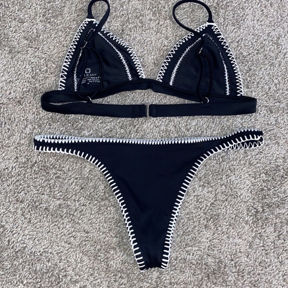 Elle Jay Bikini - Picture 2 of 4